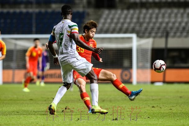 中国队三球战胜马里队 收获“世奥杯”珠海国际足球锦标赛亚军