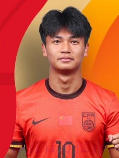 国少前腰蒯纪闻继续“向前突进” 国少前腰蒯纪闻继续“向前突进”